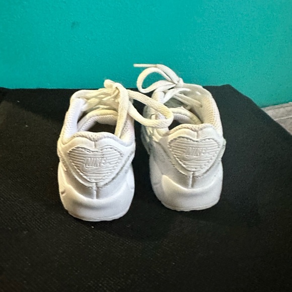 Nike - Picture 2 of 3